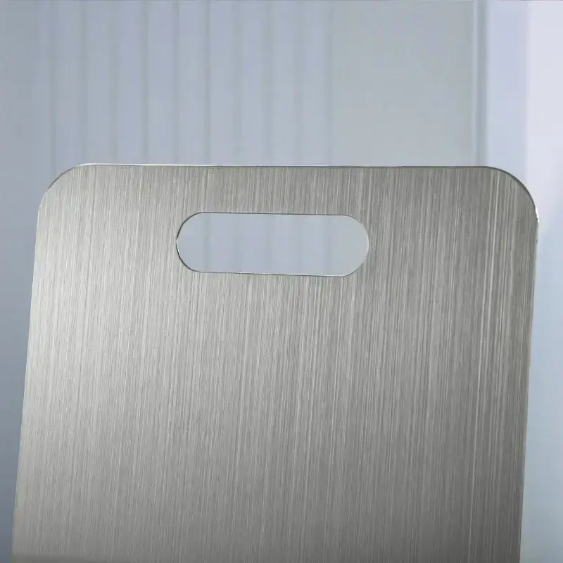 Planche Découpe Titane Propre